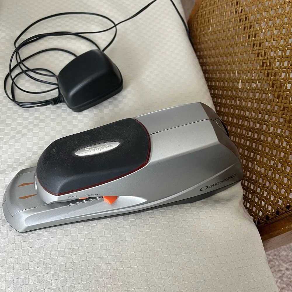 Swingline electric stapler Optima 20